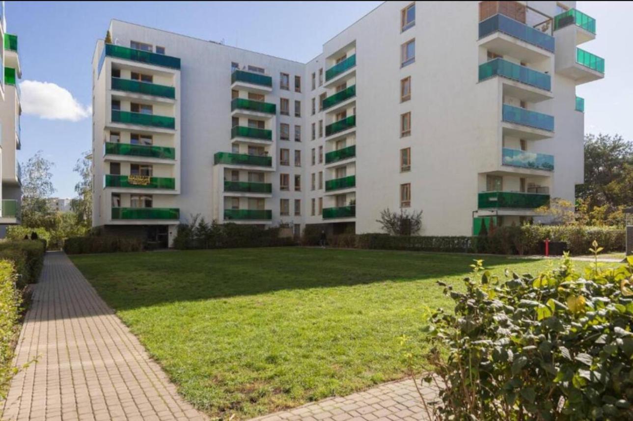 Shiraz Trio Apartament Warsaw Luaran gambar