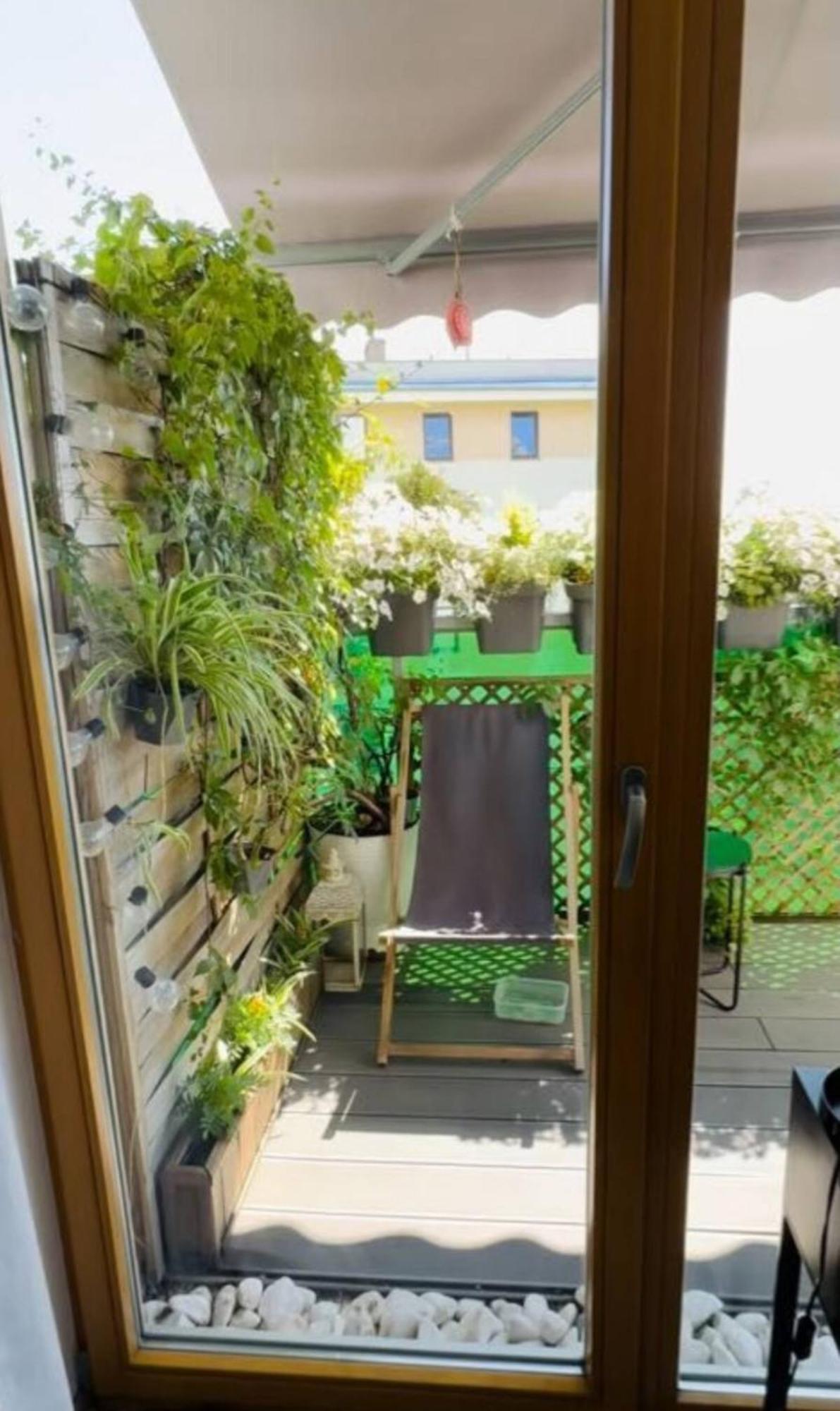 Shiraz Trio Apartament Warsaw Luaran gambar